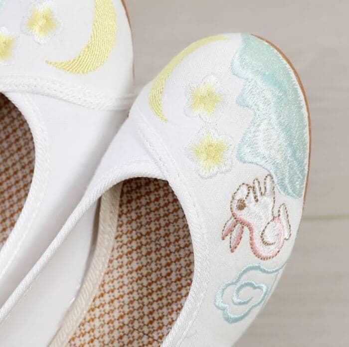 ウサギの刺繍が可愛いチャイナシューズ