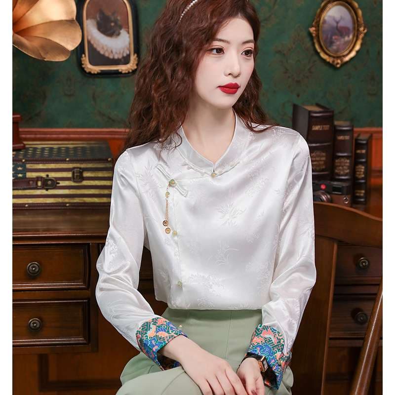 チャイナ服  チャイナカラー刺繍入りサテンブラウス