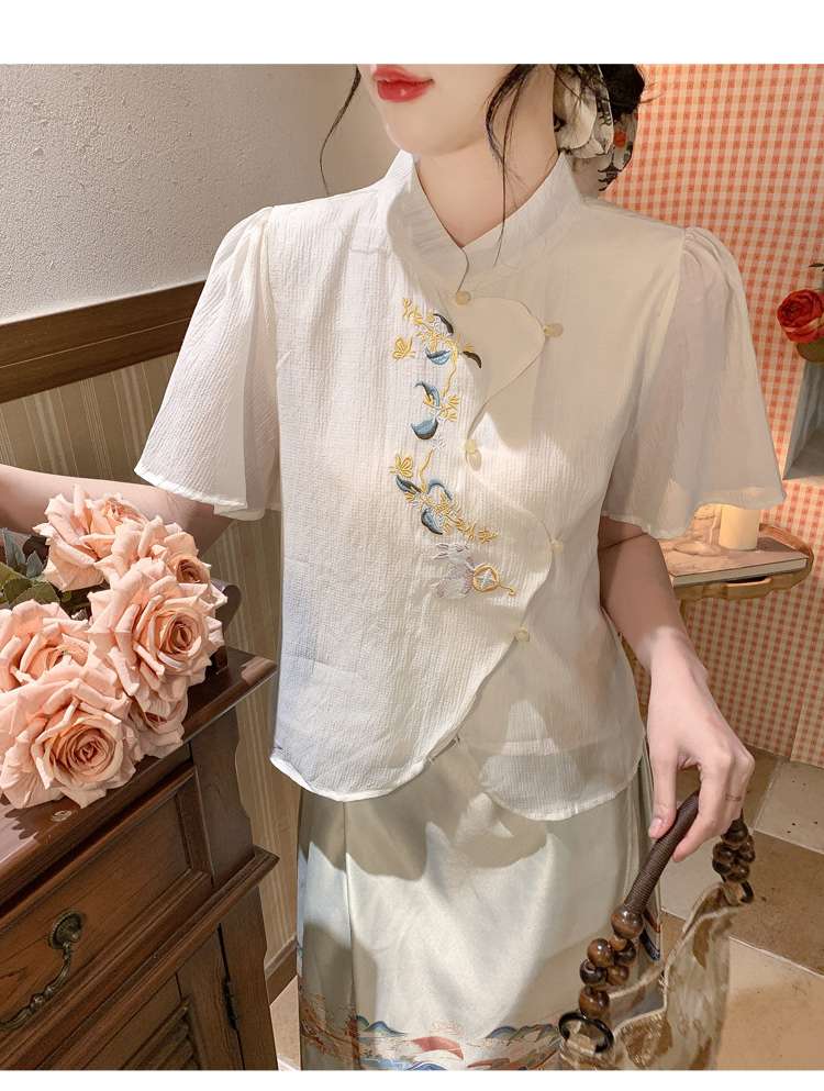 チャイナ服  刺繍入り花柄チャイナカラー半袖ブラウス