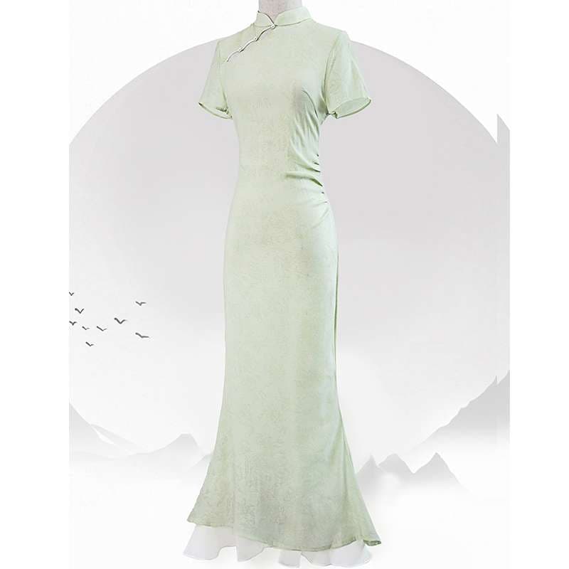 チャイナ服 高貴な女性のチャイナ風ロングドレス