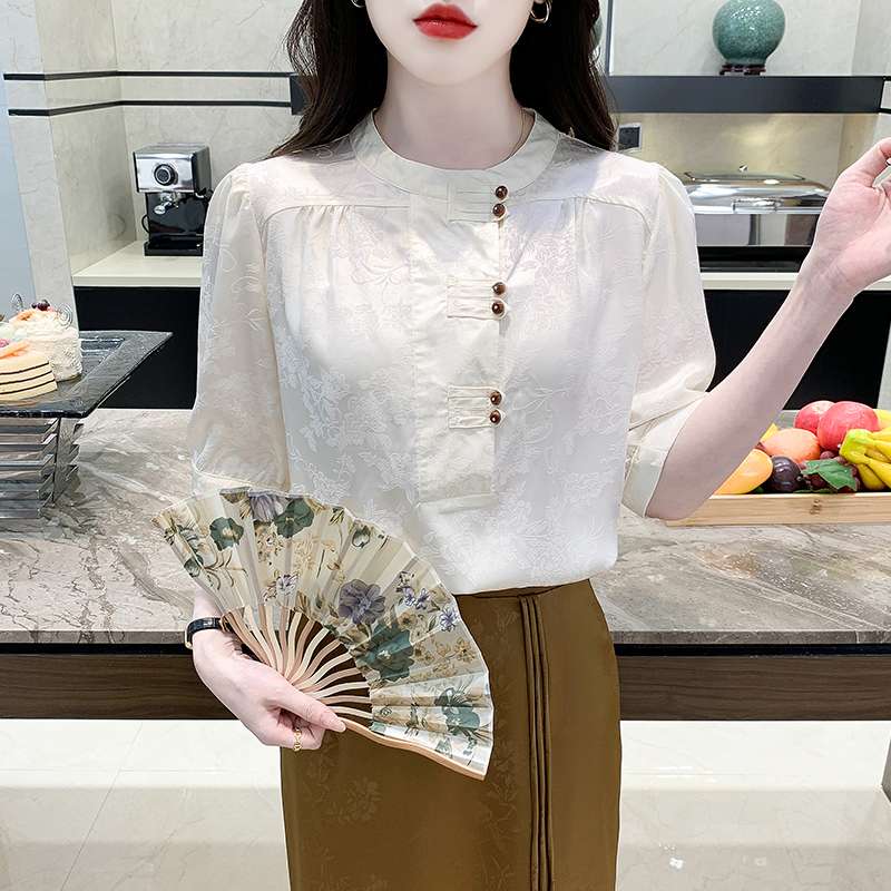 チャイナ服  刺繍入りシフォンブラウス チャイナ風ボタン