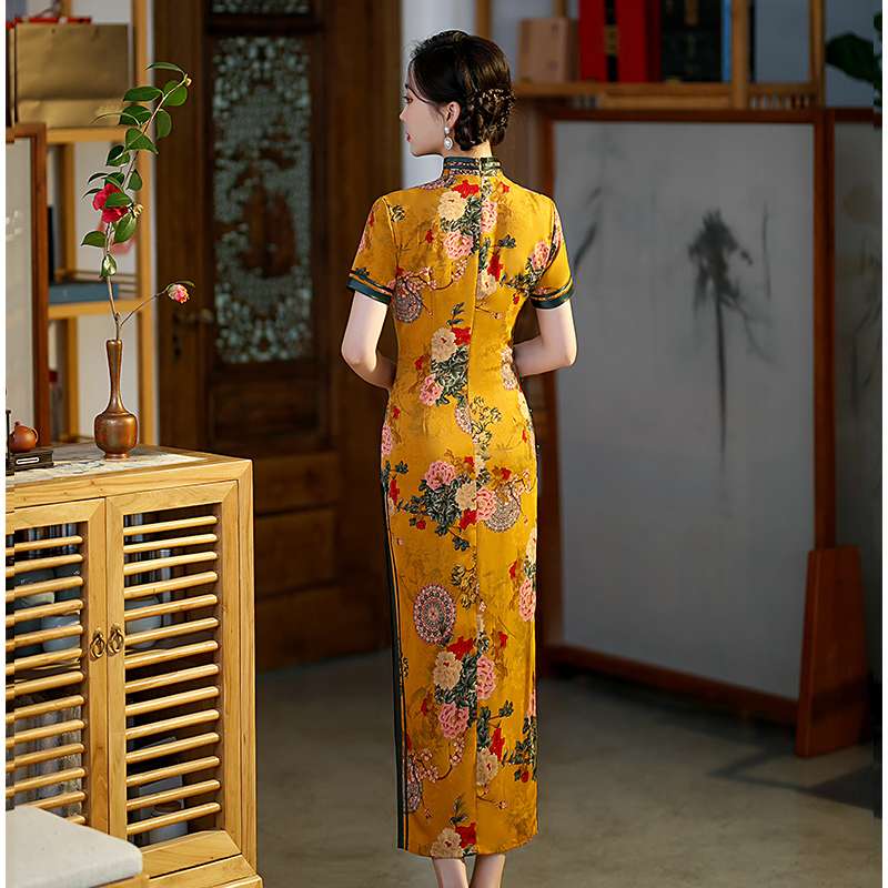 チャイナ服  花柄刺繍入りチャイナドレス