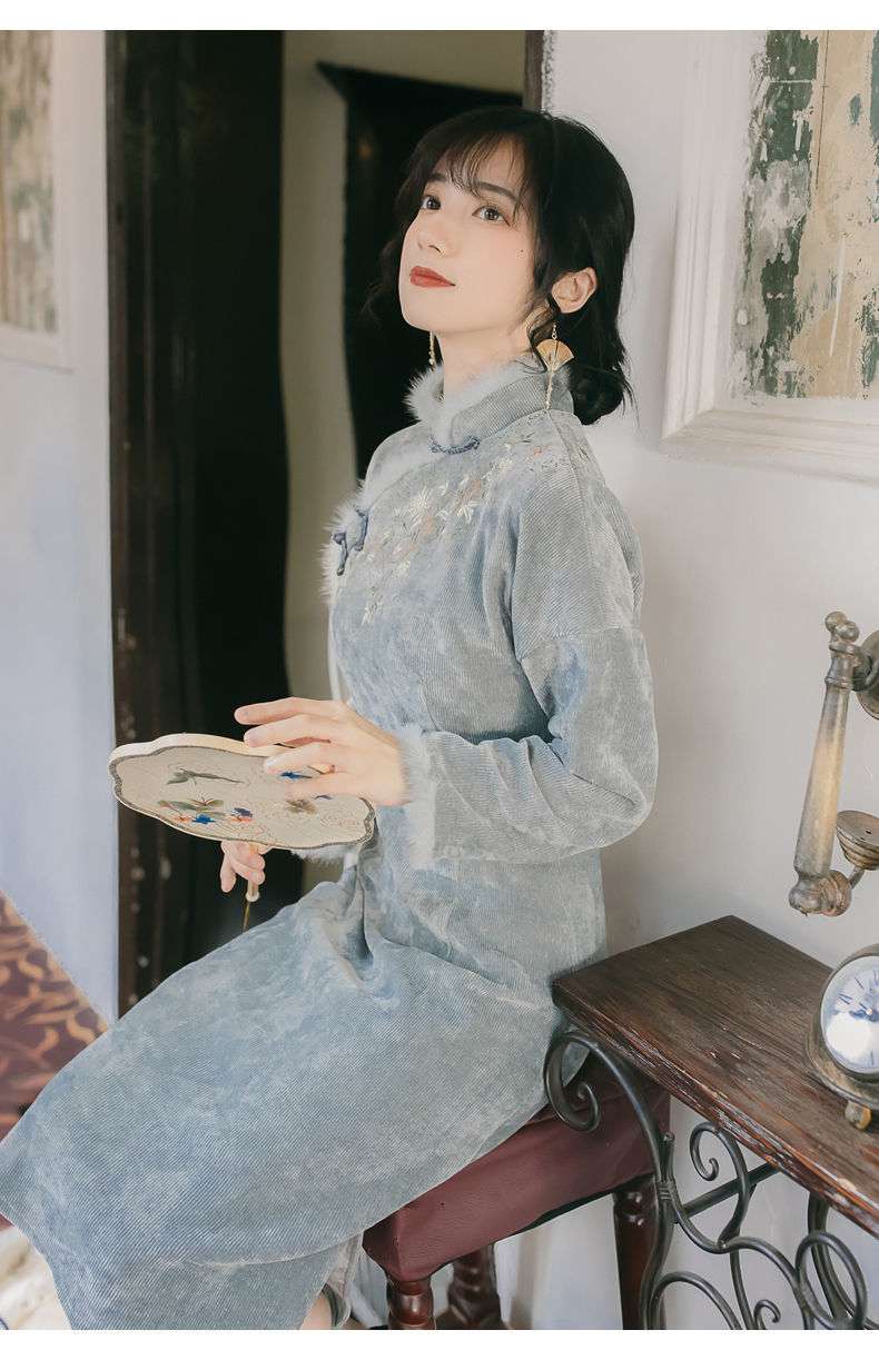 チャイナ服  刺繍入りチャイナカラーベルベットワンピース
