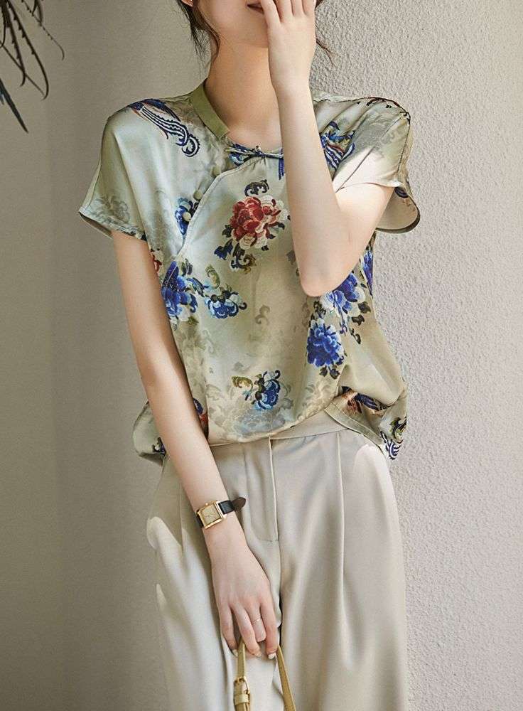 チャイナ服  花柄刺繍チャイナカラー半袖ブラウス