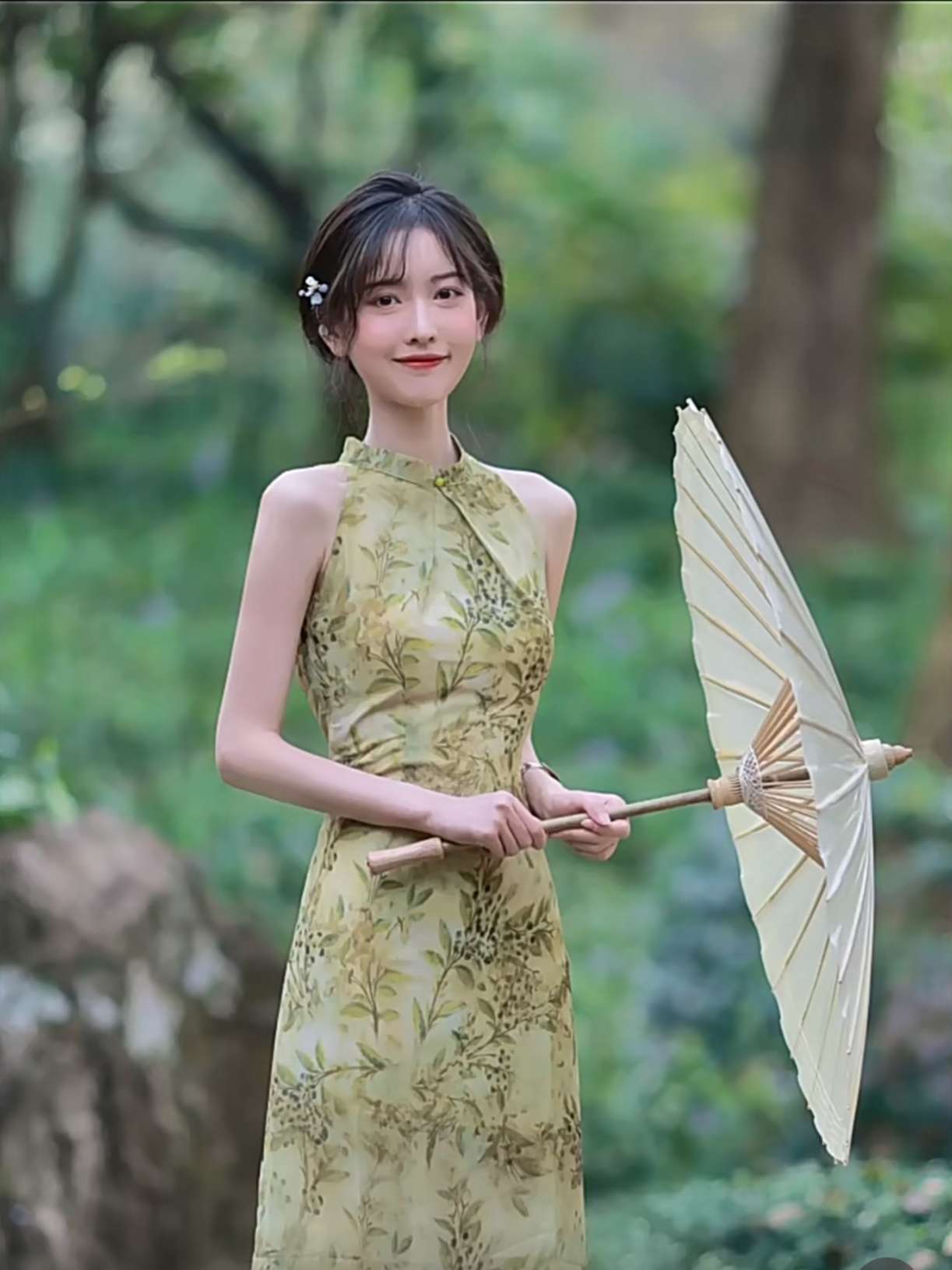 チャイナ服  花柄チャイナドレス 優雅な桜景色