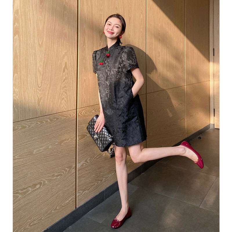 チャイナ服  チェリー刺繍入りチャイナカラーワンピース