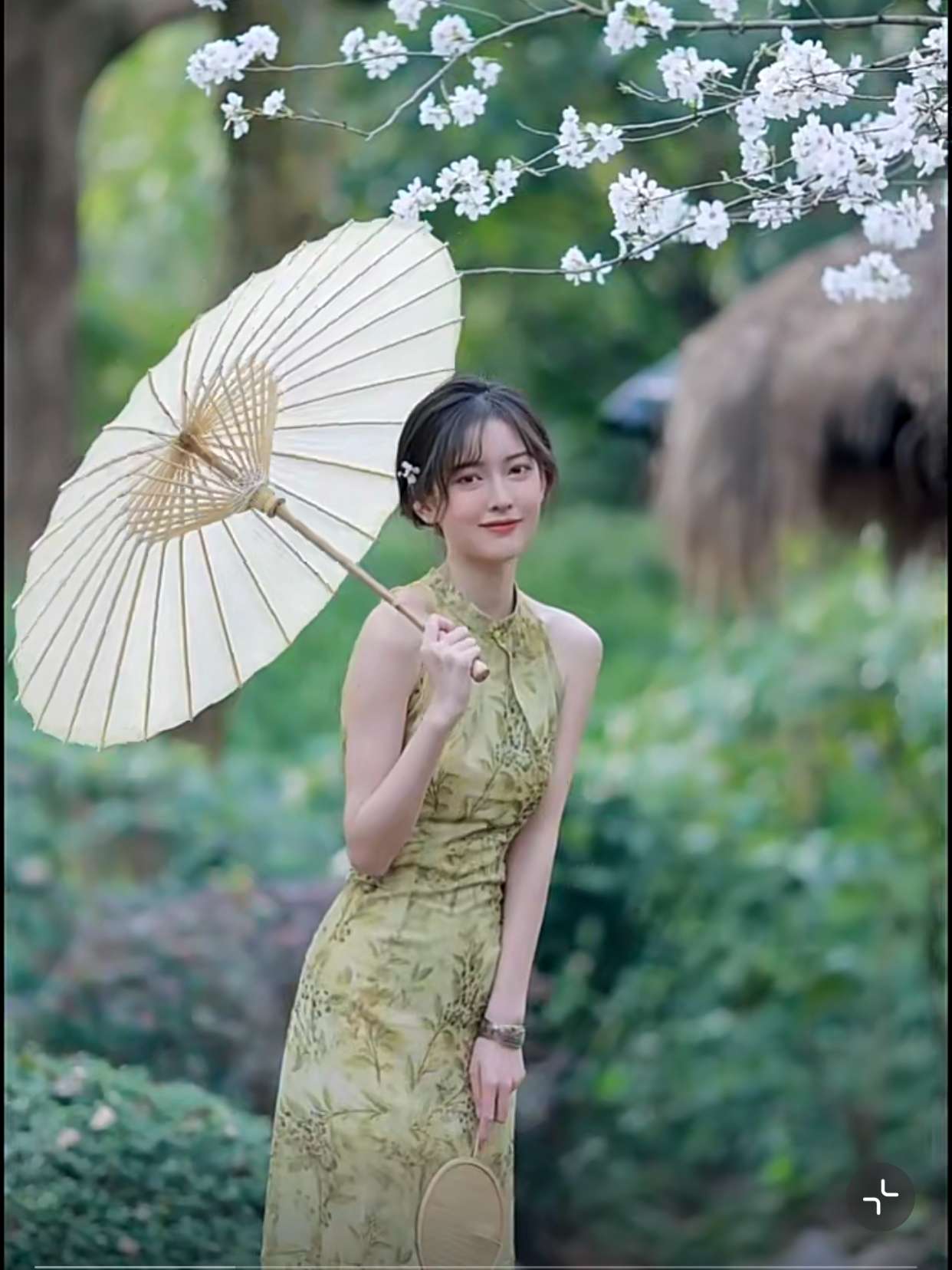 チャイナ服  花柄チャイナドレス 優雅な桜景色