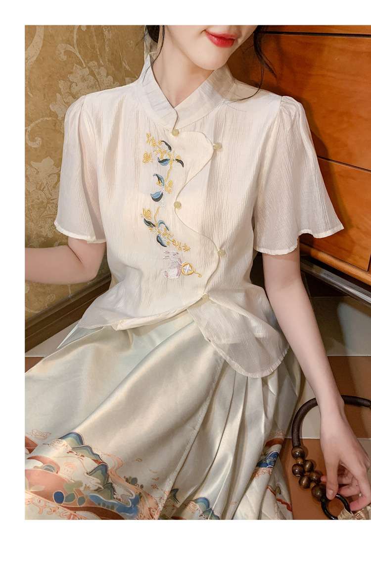 チャイナ服  刺繍入り花柄チャイナカラー半袖ブラウス