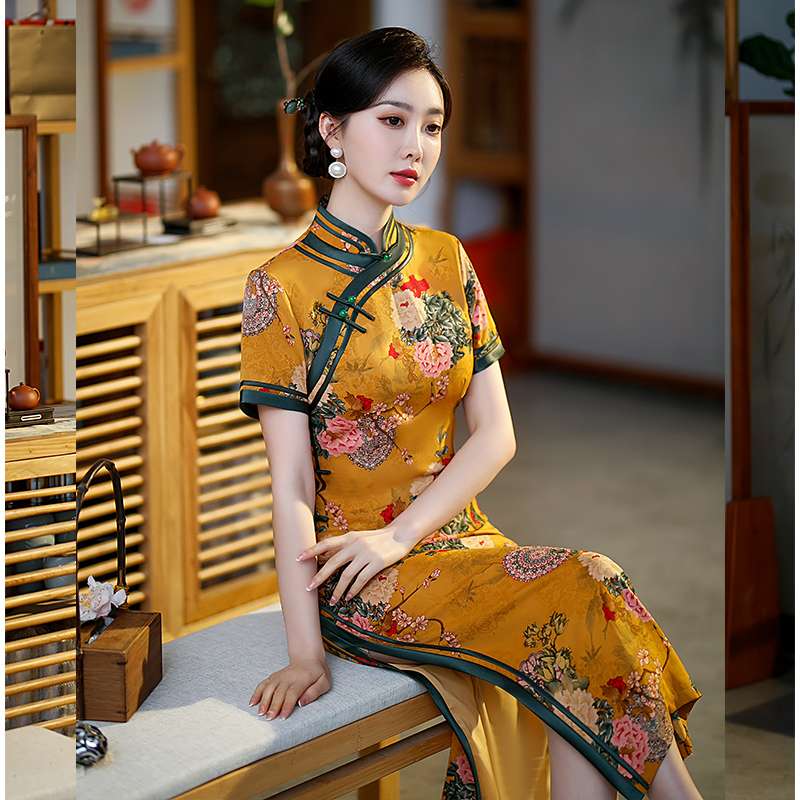 チャイナ服  花柄刺繍入りチャイナドレス