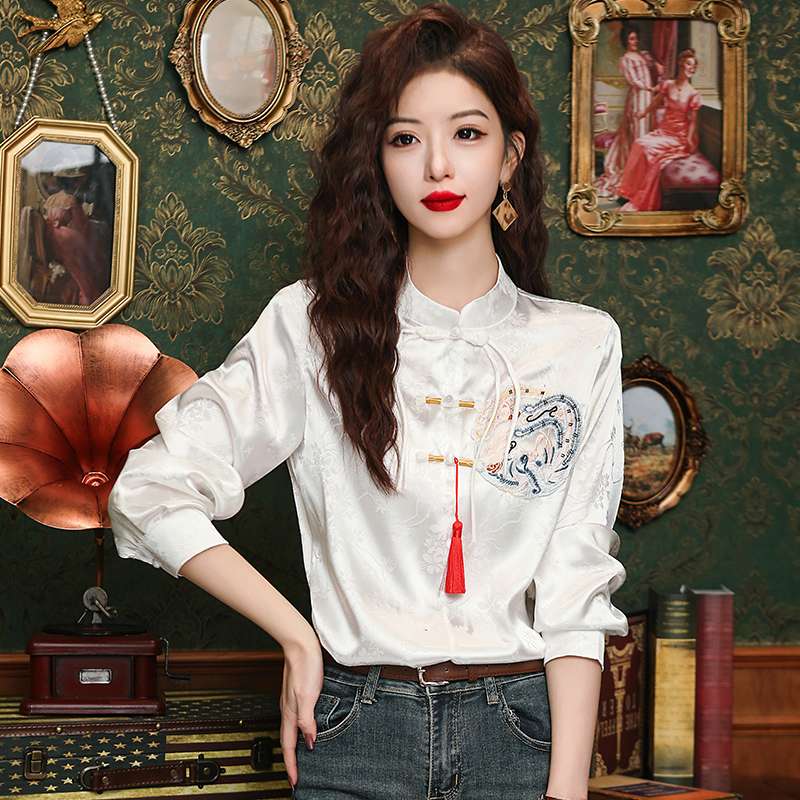 チャイナ服  チャイナ風刺繍入り長袖ブラウス