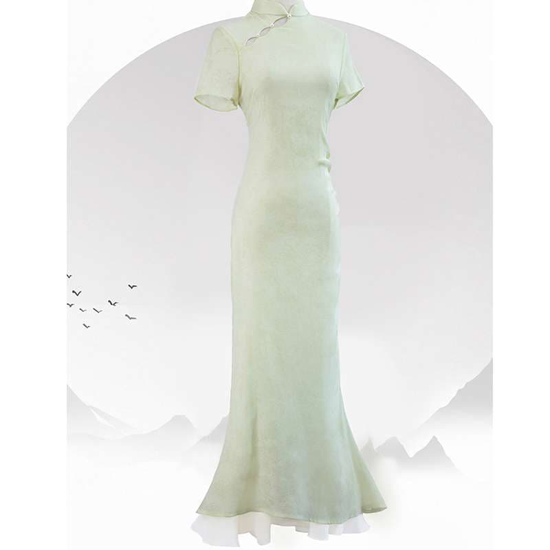 チャイナ服 高貴な女性のチャイナ風ロングドレス