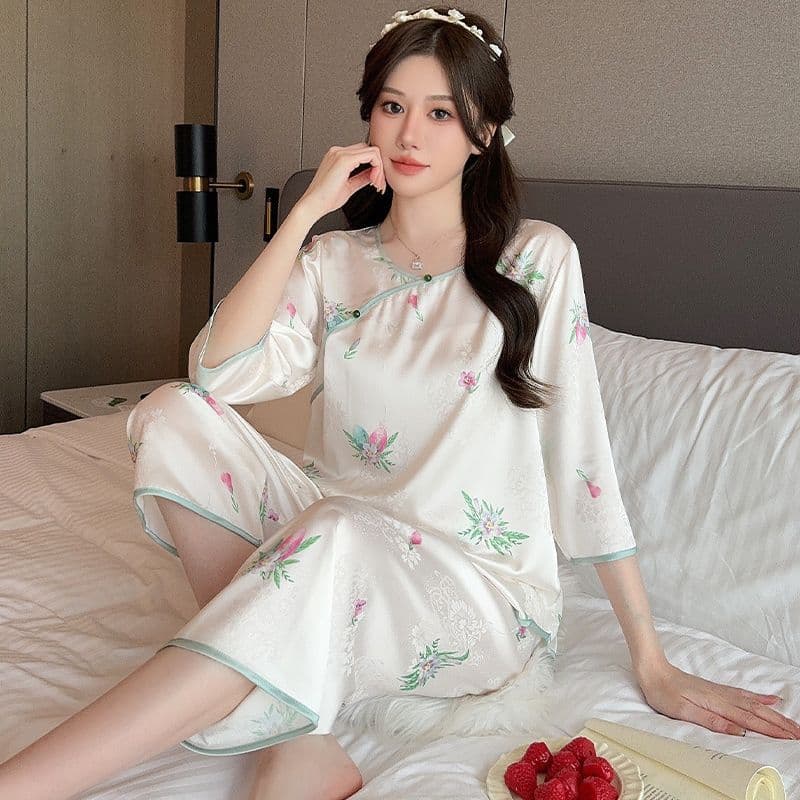 チャイナ服 花鳥刺繍入り光沢チャイナ風パジャマ上下セット
