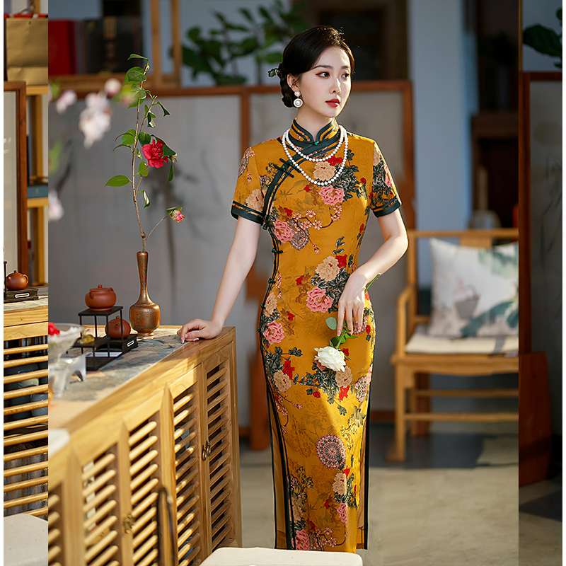 チャイナ服  花柄刺繍入りチャイナドレス