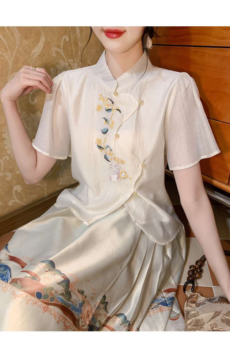 チャイナ服  刺繍入り花柄チャイナカラー半袖ブラウス