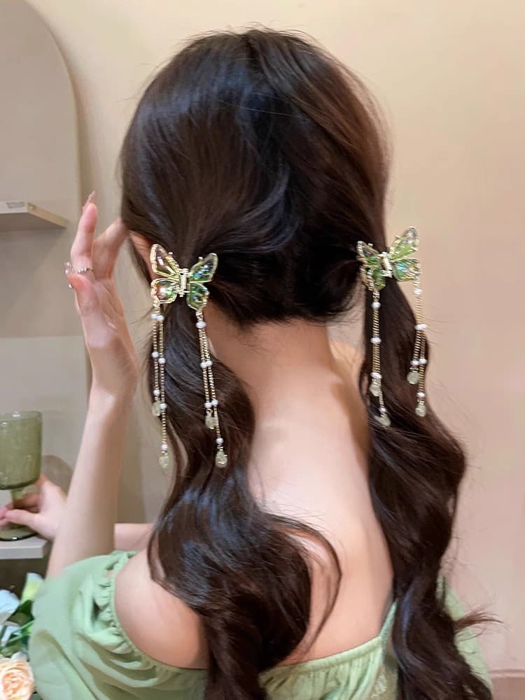 チャイナ服 キラキラ舞う蝶々の髪飾り