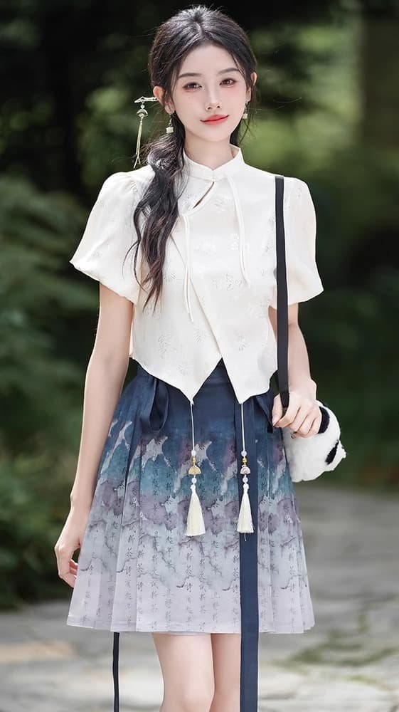 チャイナ服 清楚で洗練されたアイボリーブラウス