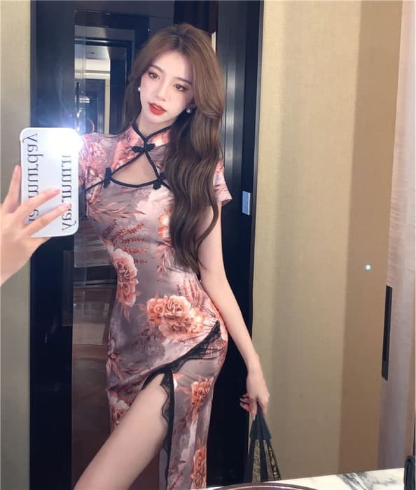 チャイナ服 大きな花柄デザインのチャイナドレス