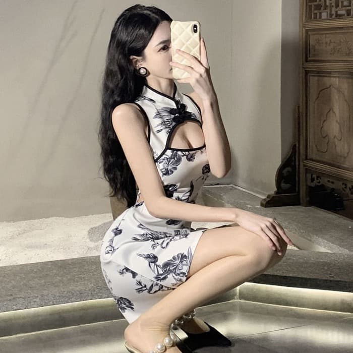 チャイナ服 セクシーな胸あきノースリーブチャイナドレス