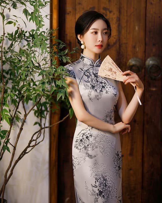 水墨画風花柄刺繍入りチャイナドレス