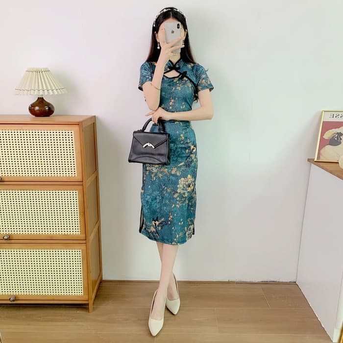 花柄刺繍ベルベット風チャイナドレス