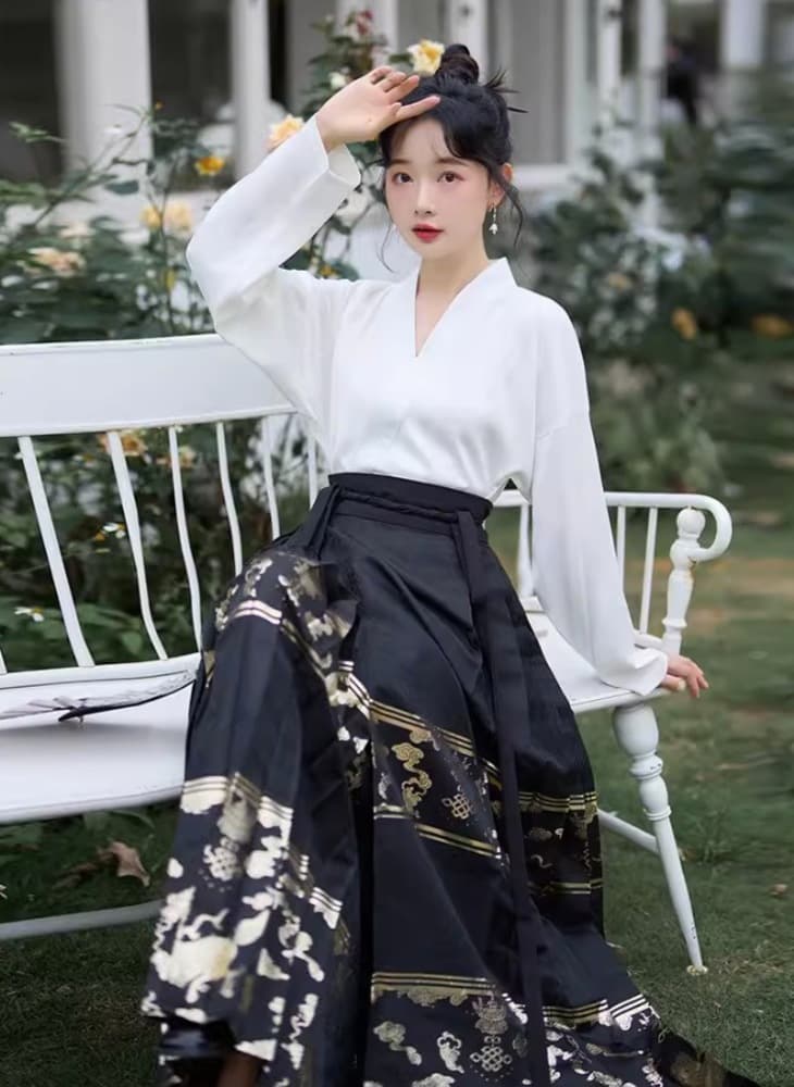 チャイナ服 ゴールド刺繍付きチャイナドレス