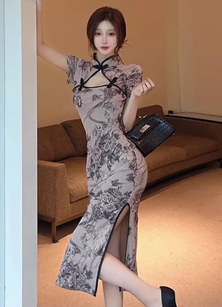 チャイナ服 胸あきタイトにスリットが目を引くチャイナドレス