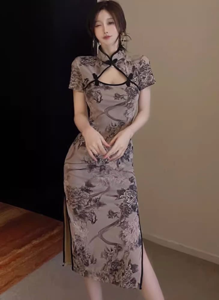 チャイナ服 胸あきタイトにスリットが目を引くチャイナドレス
