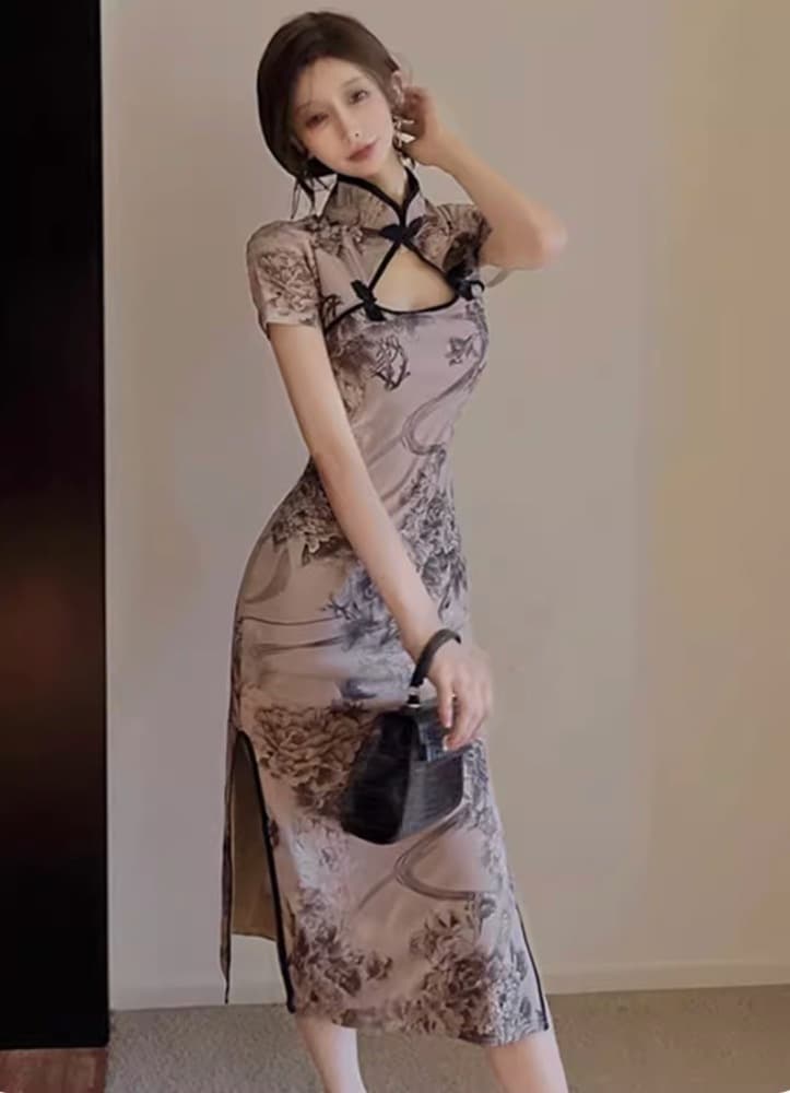 チャイナ服 胸あきタイトにスリットが目を引くチャイナドレス