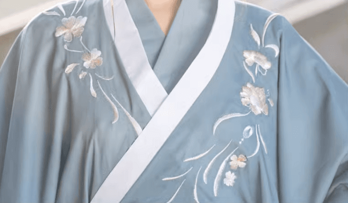 チャイナ服 繊細な刺繍が上品なチャイナドレス