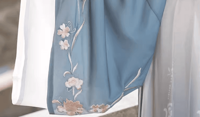 チャイナ服 繊細な刺繍が上品なチャイナドレス