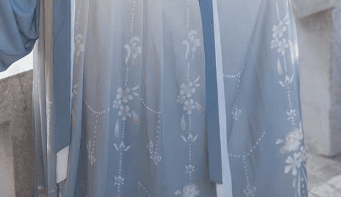 チャイナ服 繊細な刺繍が上品なチャイナドレス