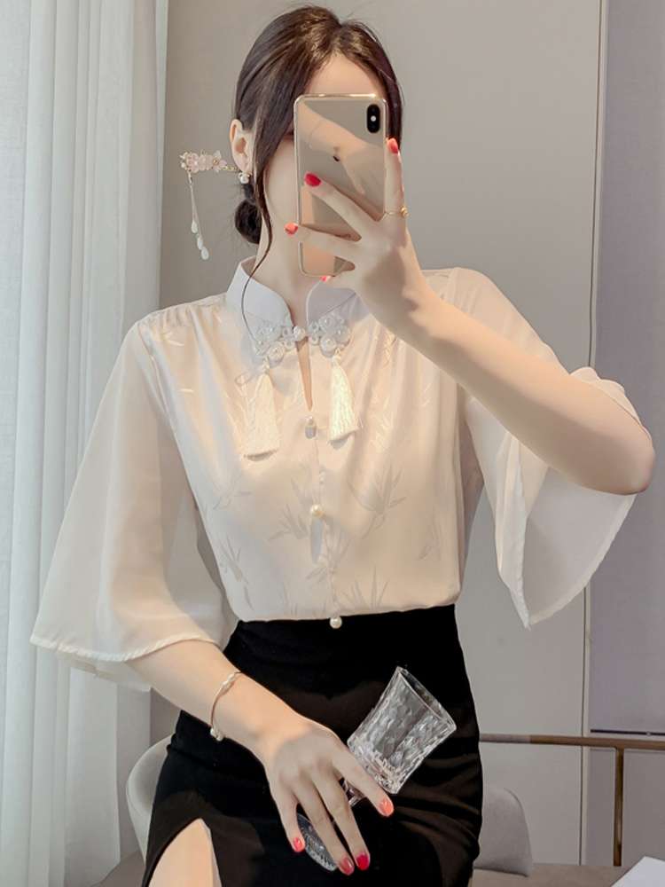 チャイナ服 刺繍入り襟元パール飾り五分袖チャイナ風ブラウス