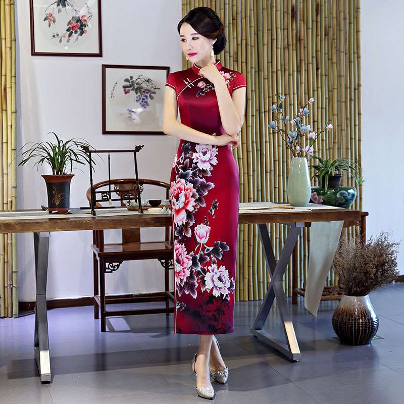チャイナ服 花柄刺繍入り優雅なチャイナドレス